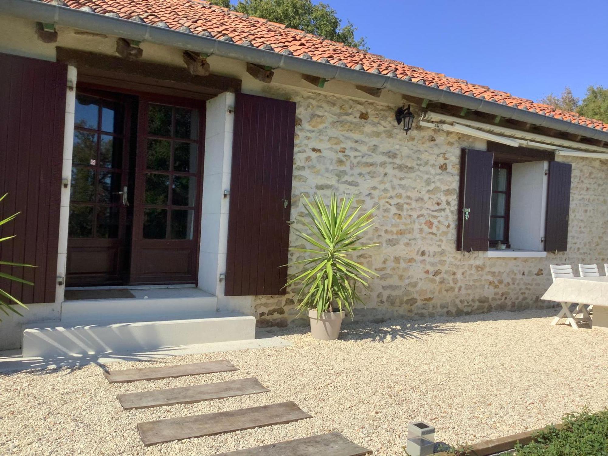 Gite Vallee Magique Panissaud Le Grand-Madieu Exterior photo
